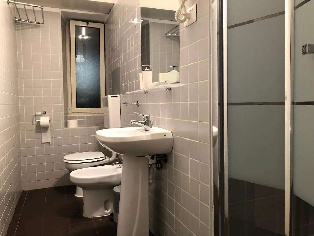 Hello Home Guesthouse Roma İtalya
